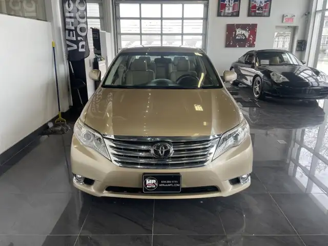 2011 Toyota Avalon XLS - Photo 2