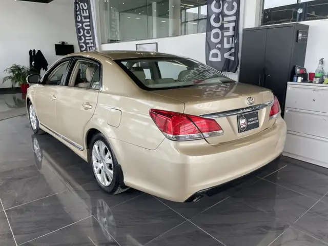 2011 Toyota Avalon XLS - Photo 5