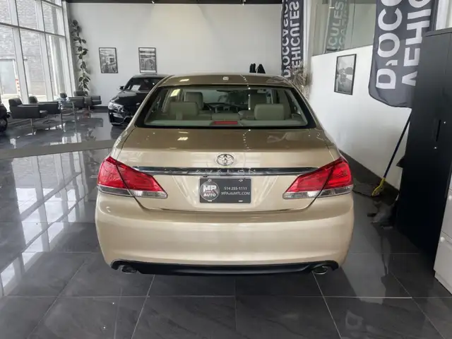 2011 Toyota Avalon XLS - Photo 6