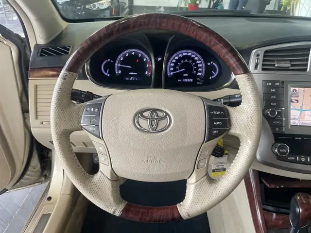 2011 Toyota Avalon XLS - Photo 15