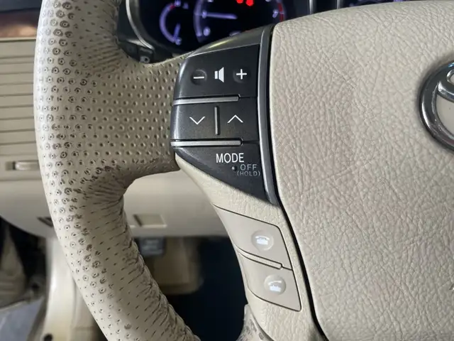 2011 Toyota Avalon XLS - Photo 16