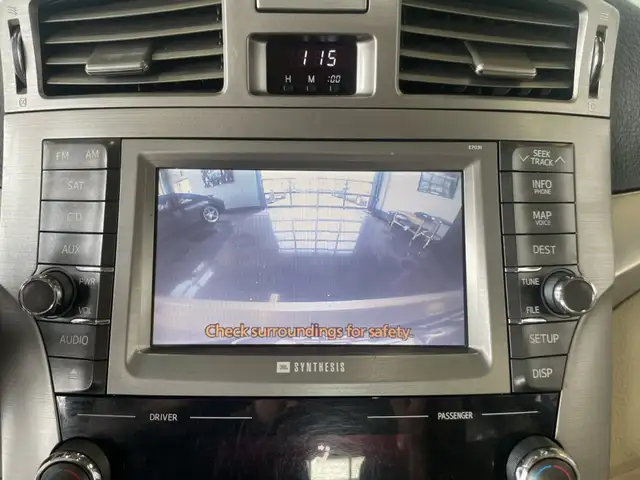 2011 Toyota Avalon XLS - Photo 20