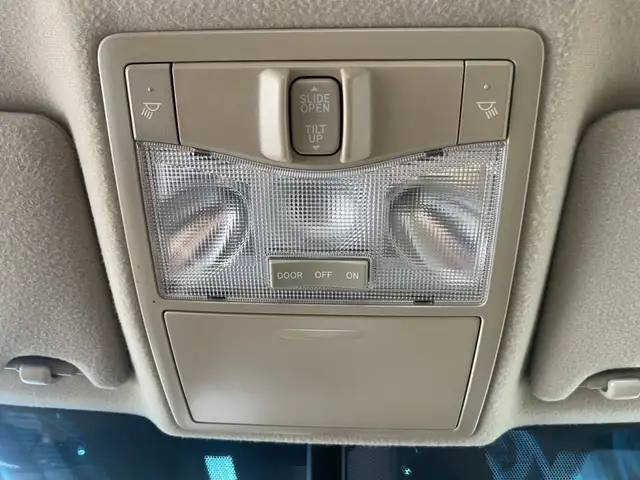 2011 Toyota Avalon XLS - Photo 24