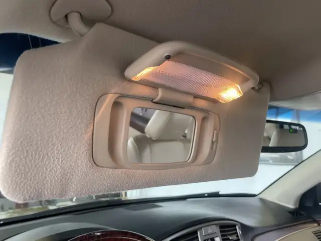 2011 Toyota Avalon XLS - Photo 25