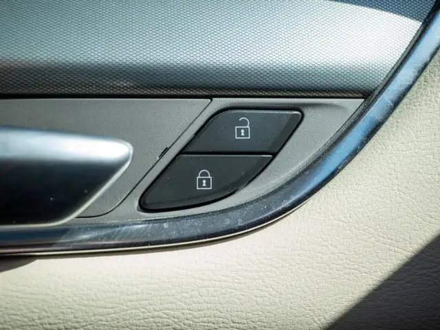 2022 Cadillac XT5 AWD Premium Luxury - Folding Mirrors | Blind - Photo 37