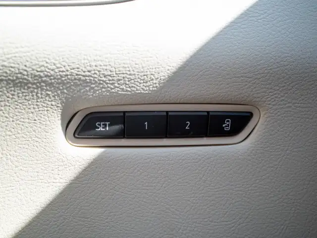 2022 Cadillac XT5 AWD Premium Luxury - Folding Mirrors | Blind - Photo 38