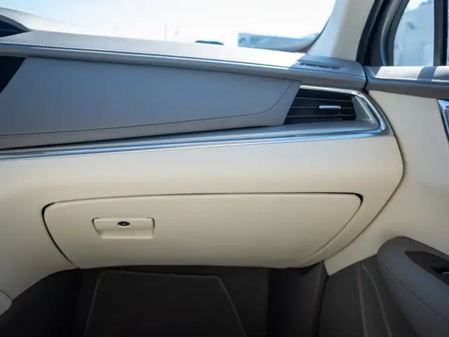 2022 Cadillac XT5 AWD Premium Luxury - Folding Mirrors | Blind - Photo 44