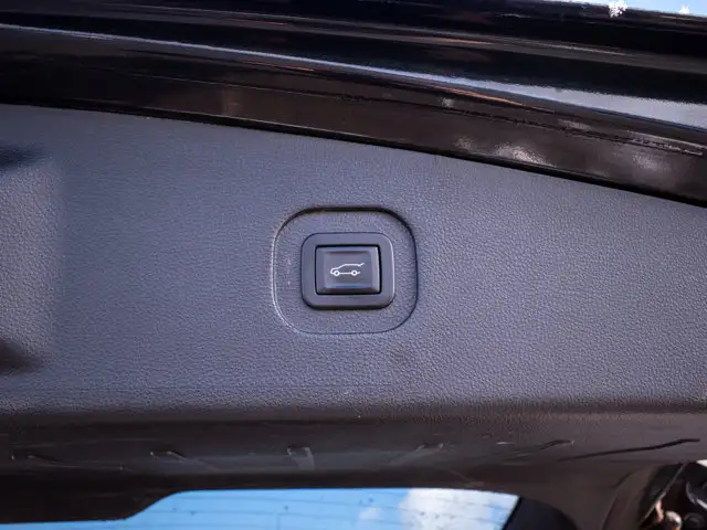 2015 GMC Terrain Denali - Power Seats Driver Memory - Photo 17