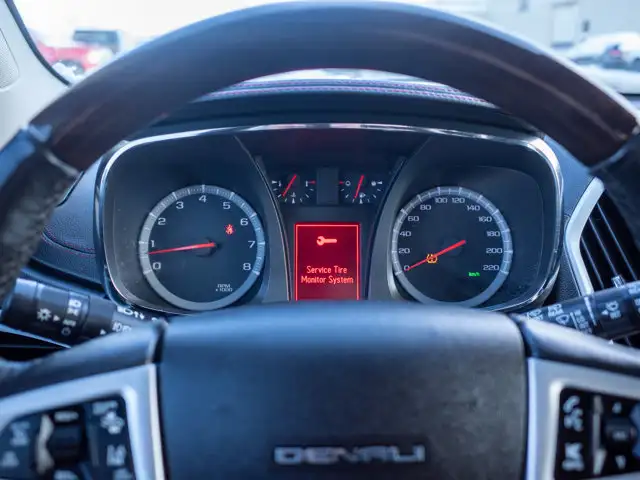 2015 GMC Terrain Denali - Power Seats Driver Memory - Photo 25