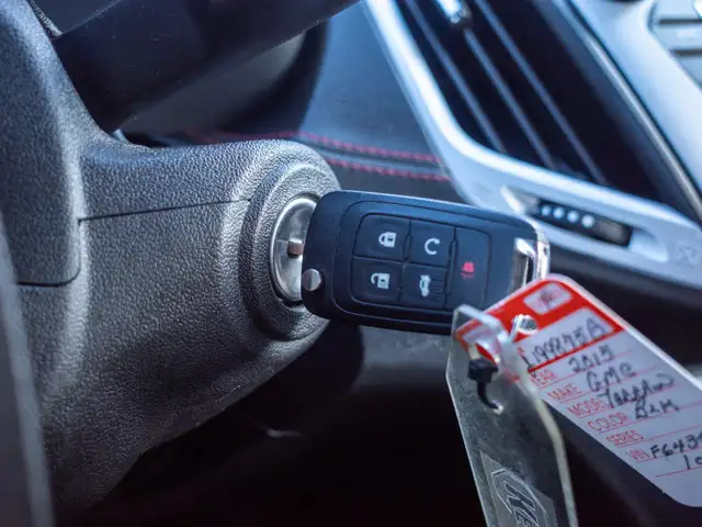 2015 GMC Terrain Denali - Power Seats Driver Memory - Photo 26