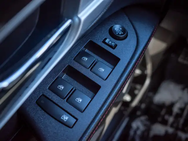 2015 GMC Terrain Denali - Power Seats Driver Memory - Photo 33