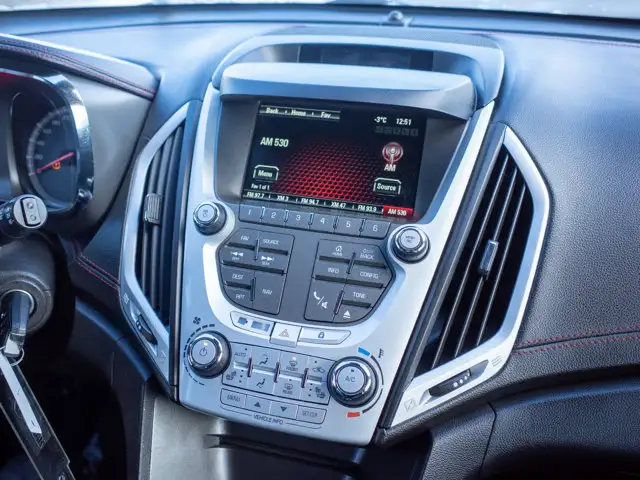 2015 GMC Terrain Denali - Power Seats Driver Memory - Photo 39