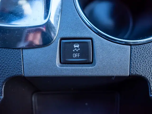 2015 GMC Terrain Denali - Power Seats Driver Memory - Photo 44