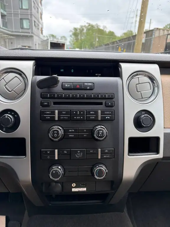 2013 Ford F-150 XLT 4X4 - Photo 11