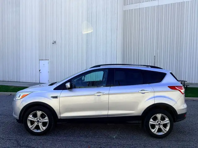 2014 Ford Escape SE 4dr Front-wheel Drive Automatic - Photo 3