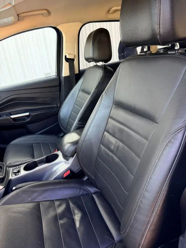 2014 Ford Escape SE 4dr Front-wheel Drive Automatic - Photo 10