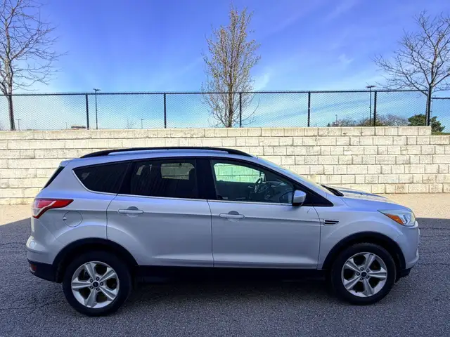 2014 Ford Escape SE 4dr Front-wheel Drive Automatic - Photo 13