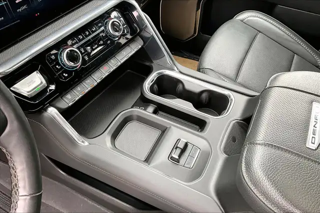 2024 GMC Sierra 3500HD Denali DENALI, 6.6L, TECHNOLOGY PACKAG... - Photo 16