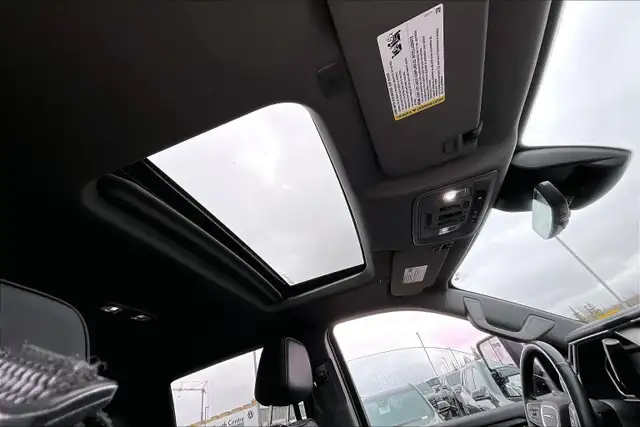 2024 GMC Sierra 3500HD Denali DENALI, 6.6L, TECHNOLOGY PACKAG... - Photo 19