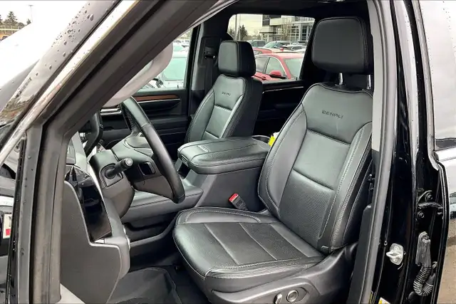 2024 GMC Sierra 3500HD Denali DENALI, 6.6L, TECHNOLOGY PACKAG... - Photo 28