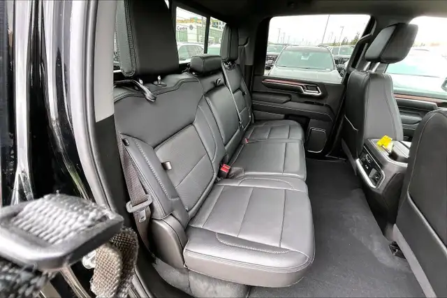 2024 GMC Sierra 3500HD Denali DENALI, 6.6L, TECHNOLOGY PACKAG... - Photo 30