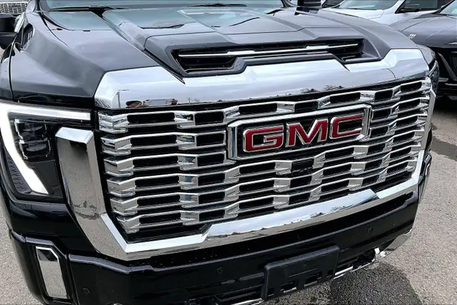 2024 GMC Sierra 3500HD Denali DENALI, 6.6L, TECHNOLOGY PACKAG... - Photo 32