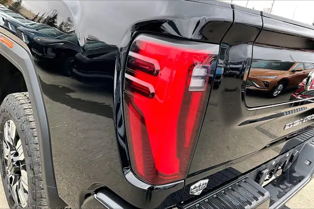 2024 GMC Sierra 3500HD Denali DENALI, 6.6L, TECHNOLOGY PACKAG... - Photo 34