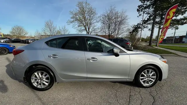 2018 Mazda Mazda3 GS NO ACCIDENTS-HEATED SEATS-BLIND SPOT MONITO - Photo 4