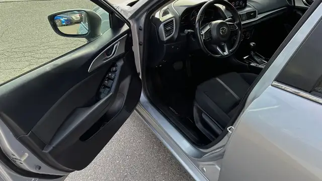 2018 Mazda Mazda3 GS NO ACCIDENTS-HEATED SEATS-BLIND SPOT MONITO - Photo 9