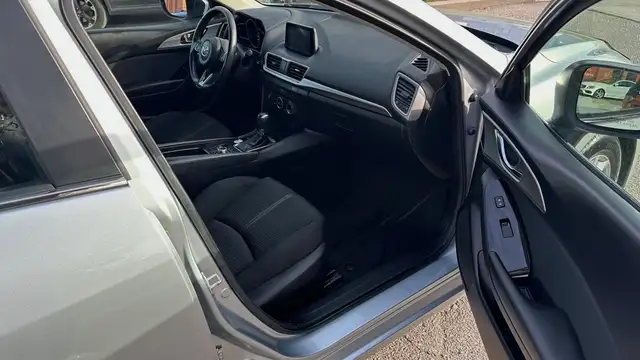 2018 Mazda Mazda3 GS NO ACCIDENTS-HEATED SEATS-BLIND SPOT MONITO - Photo 23