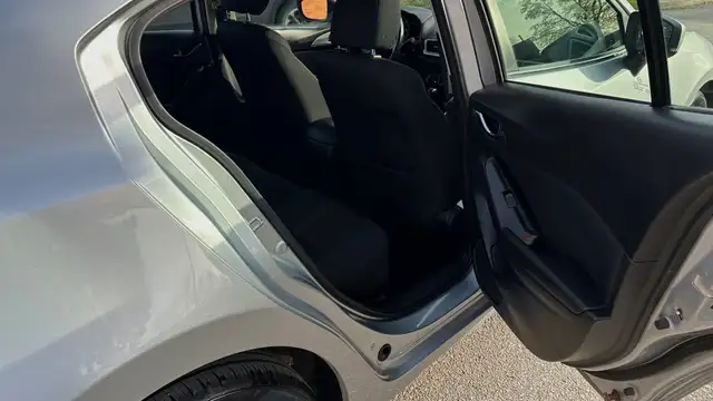 2018 Mazda Mazda3 GS NO ACCIDENTS-HEATED SEATS-BLIND SPOT MONITO - Photo 25