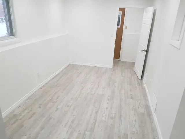 1 bedroom apartment-All Utilities and internet included, QEW2min - Photo 2