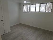 1 bedroom apartment-All Utilities and internet included, QEW2min - Photo 10