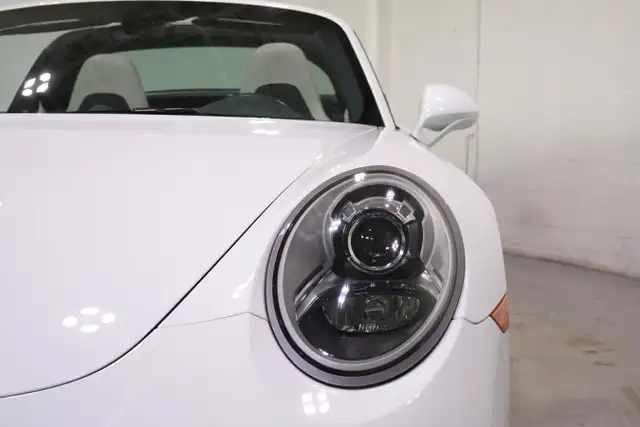 2019 Porsche 911 Targa 4S | PURE WHITE | ONTARIO CAR - Photo 11