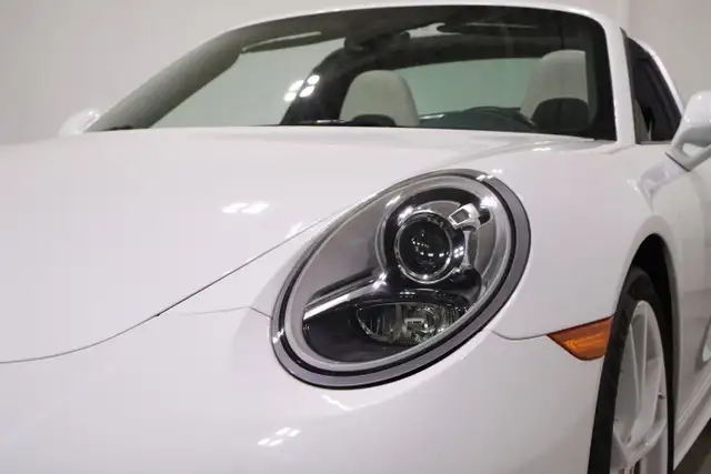 2019 Porsche 911 Targa 4S | PURE WHITE | ONTARIO CAR - Photo 12