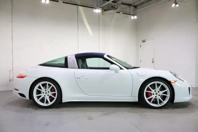 2019 Porsche 911 Targa 4S | PURE WHITE | ONTARIO CAR - Photo 13