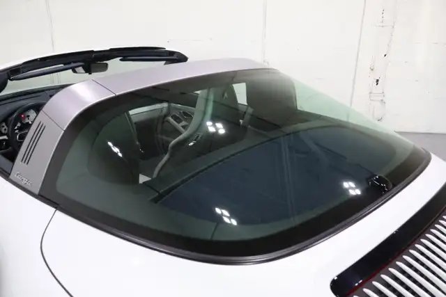 2019 Porsche 911 Targa 4S | PURE WHITE | ONTARIO CAR - Photo 17