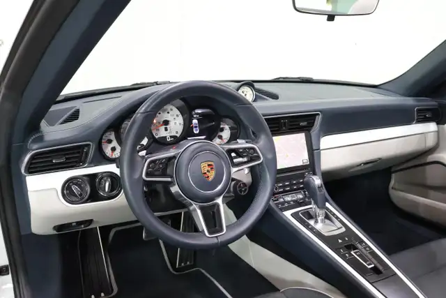 2019 Porsche 911 Targa 4S | PURE WHITE | ONTARIO CAR - Photo 25