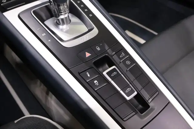 2019 Porsche 911 Targa 4S | PURE WHITE | ONTARIO CAR - Photo 33