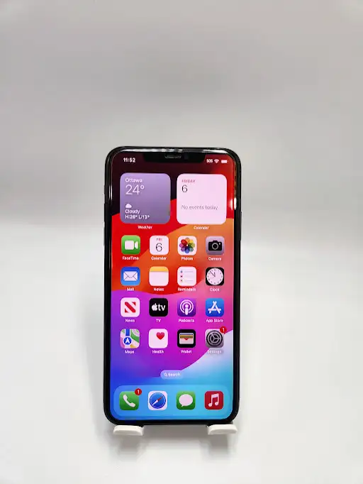 iPhone 11 64gb Black 90% 3 Months WarrantyW/Charger - Photo 4