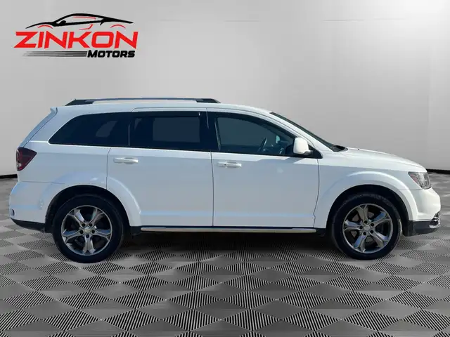 2017 Dodge Journey CROSSROAD | AWD | CLEAN CARFAX | V6 | LEATHER - Photo 3