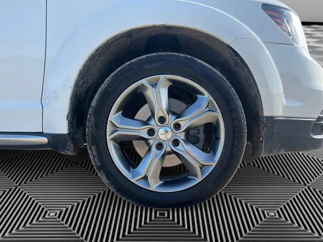 2017 Dodge Journey CROSSROAD | AWD | CLEAN CARFAX | V6 | LEATHER - Photo 6