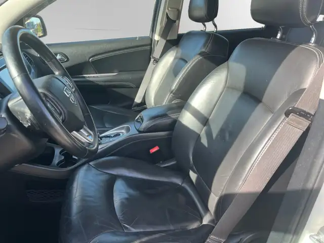 2017 Dodge Journey CROSSROAD | AWD | CLEAN CARFAX | V6 | LEATHER - Photo 7