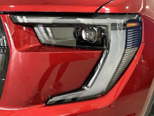 2026 GMC Acadia AT4 - Photo 10