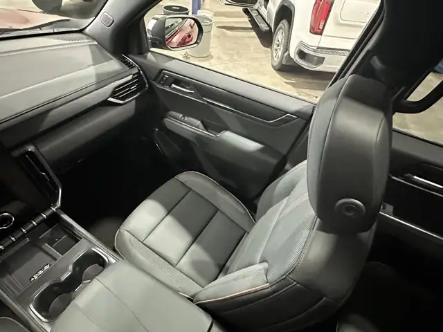 2026 GMC Acadia AT4 - Photo 15