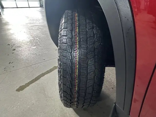 2026 GMC Acadia AT4 - Photo 27