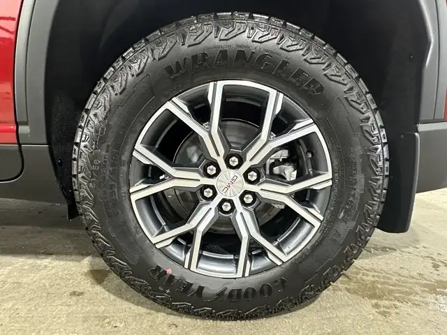 2026 GMC Acadia AT4 - Photo 28