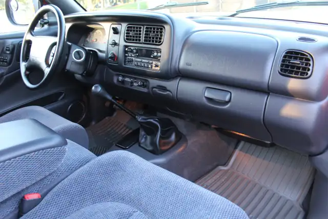 1998 Dodge Dakota Sport 2dr Standard Cab SB - Photo 9