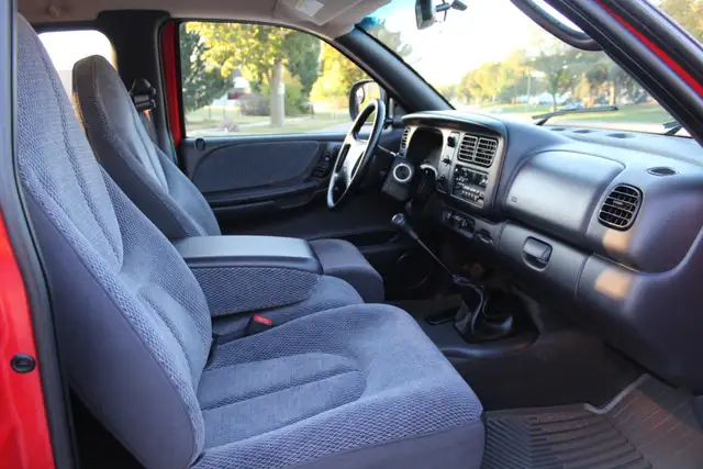 1998 Dodge Dakota Sport 2dr Standard Cab SB - Photo 10