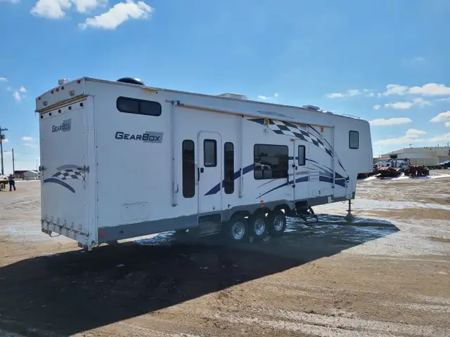 2008 Fleetwood 38Ft T/A Gearbox 385FS - Photo 3